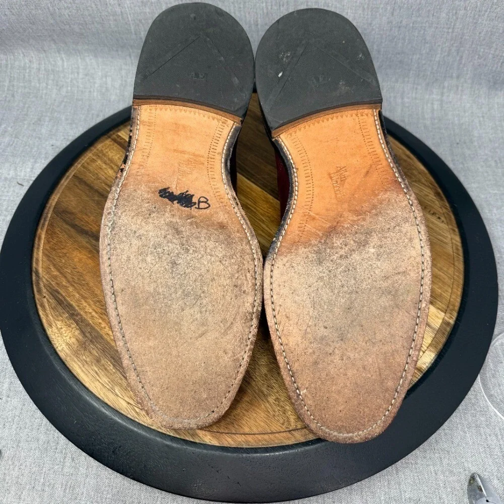 Allen Edmonds Men's 12 B Narrow 
